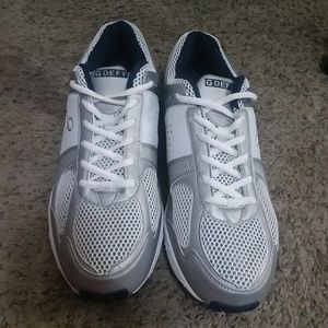 Men's 12.5 GDefy Gravity Shoes